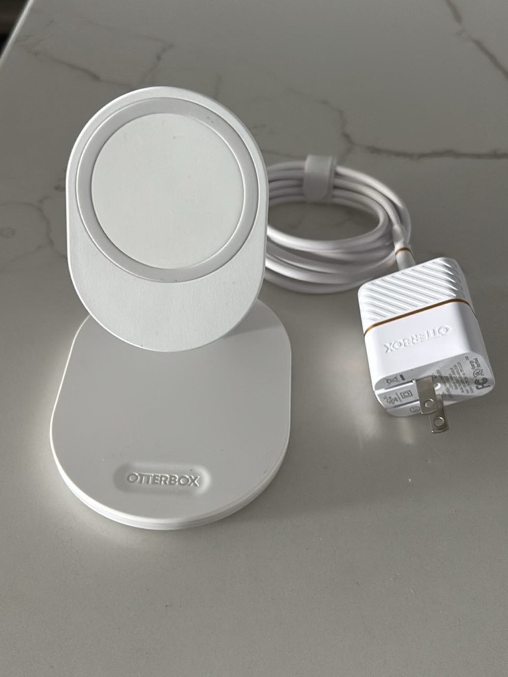 OtterBox White MagSafe Charging Stand with Matching Adapter and Cable